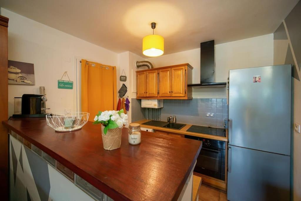 Appartement Tout Equipe Terrasse Et Parking Prive マルセイユ エクステリア 写真